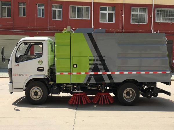 國六小多利卡5噸（1.5水4塵）掃路車