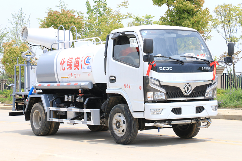國(guó)六東風(fēng)小福瑞卡 藍(lán)牌 5噸 噴霧車(chē)