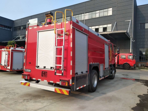 國六五十鈴6噸水罐消防車